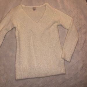 Cream Fluffy Sweater w/ V-neck (XS)
